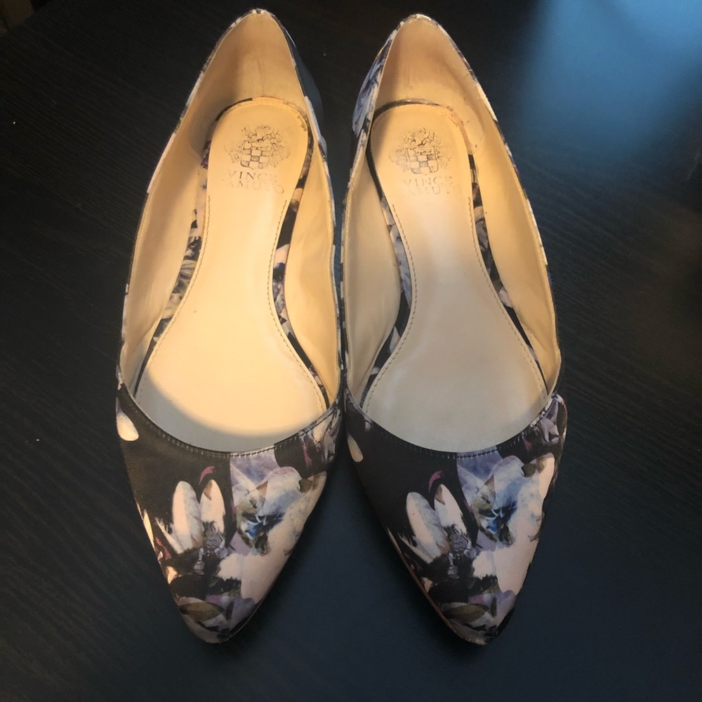 Vince Camuto flats